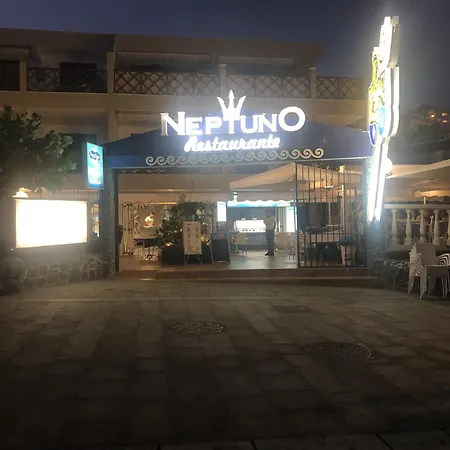 Max Neptuno 1st Line Ocean View アパート